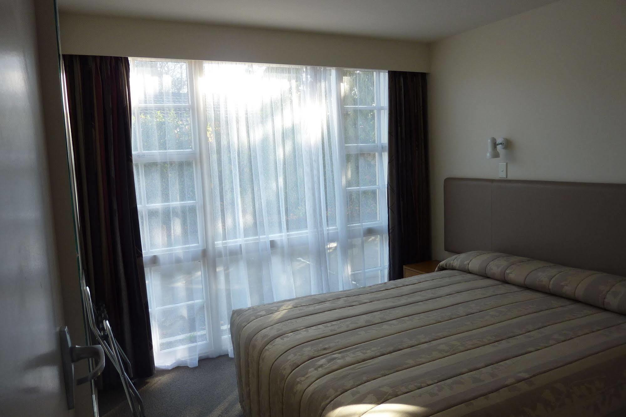 Colonial Inn Motel Christchurch Dış mekan fotoğraf