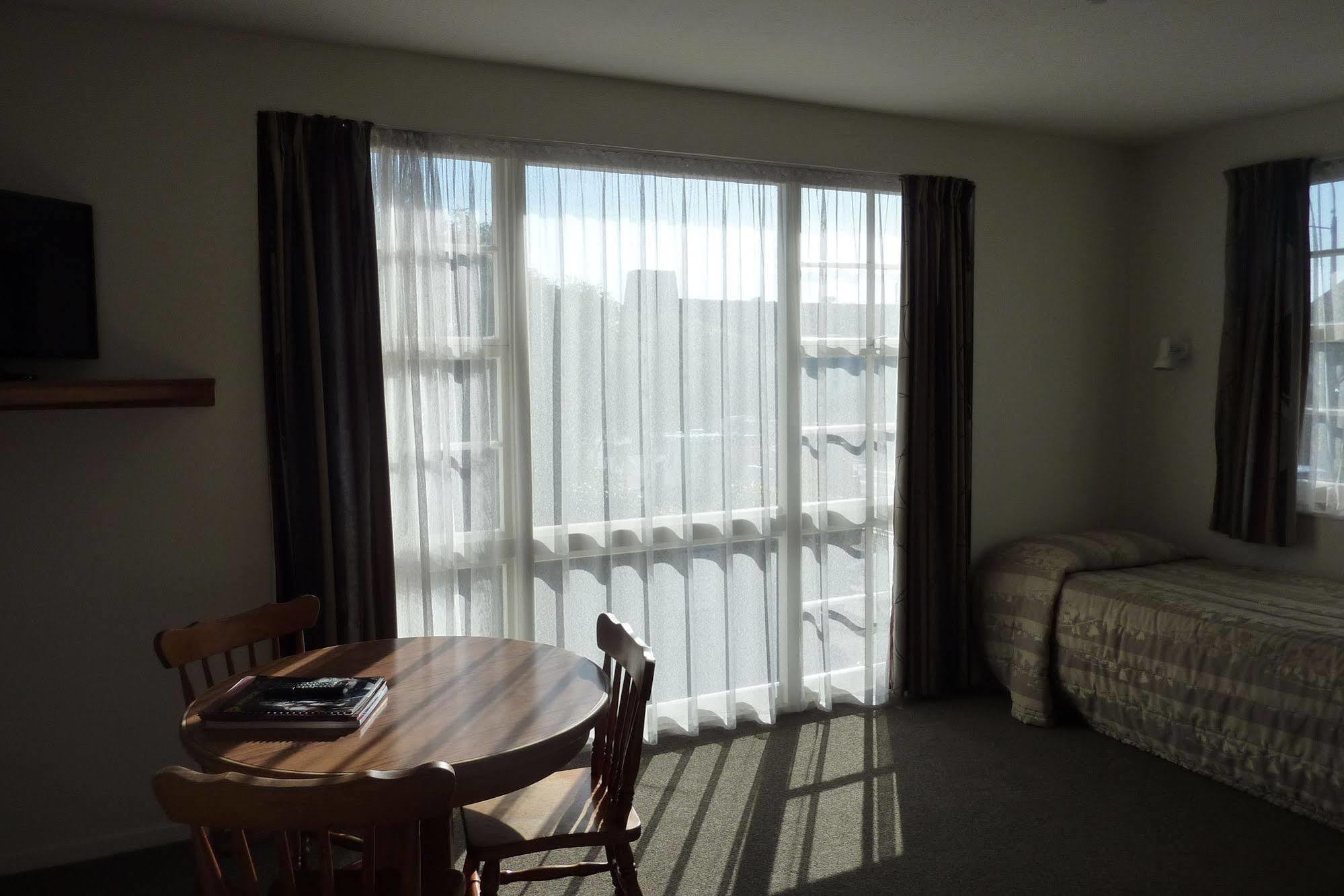 Colonial Inn Motel Christchurch Dış mekan fotoğraf